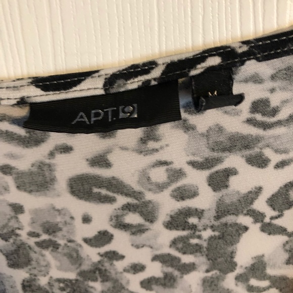 Faux-wrap dress - Picture 4 of 4